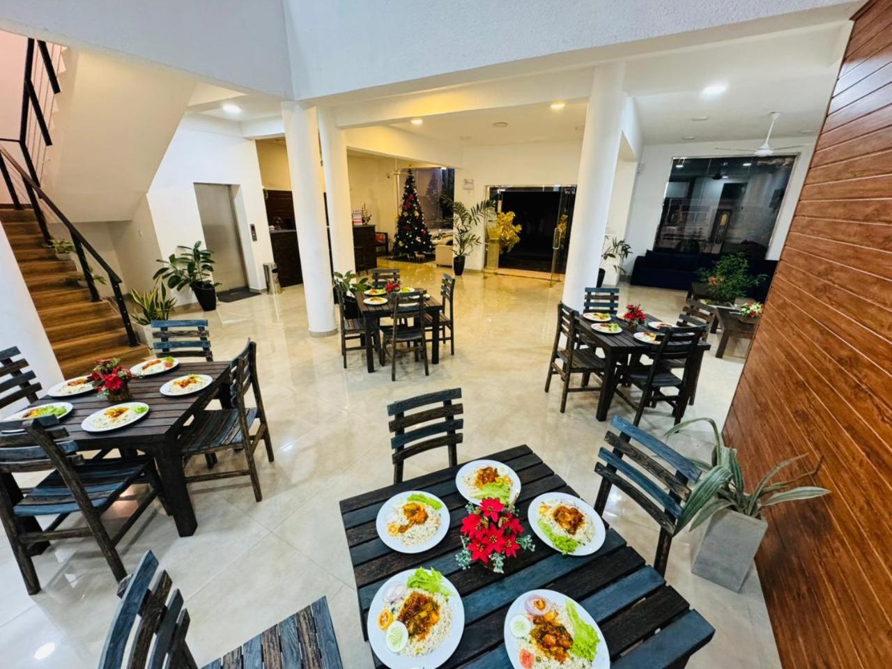 Lucky Transit Hotel - Katunayake Airport المظهر الخارجي الصورة