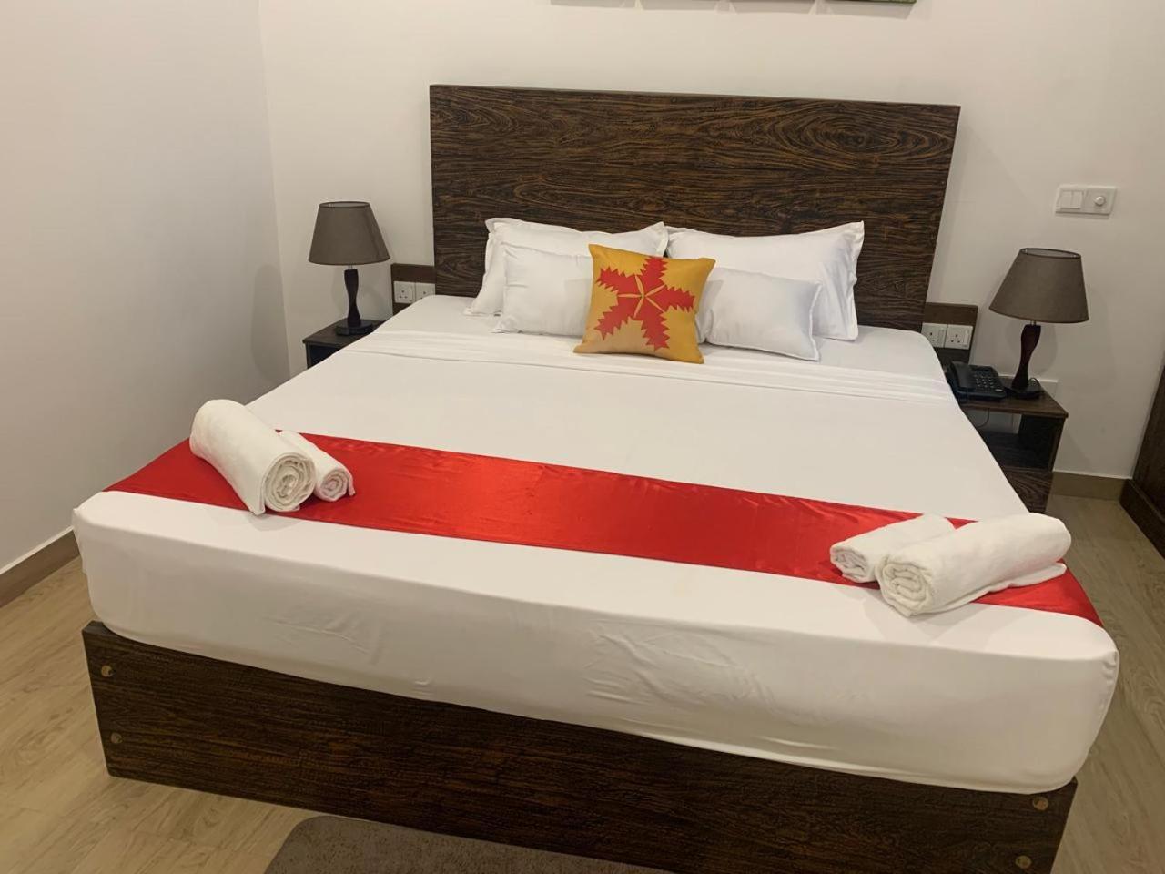 Lucky Transit Hotel - Katunayake Airport المظهر الخارجي الصورة